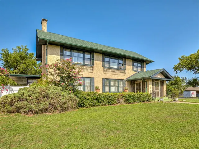 Photo 3 — 2318 N Broadway Avenue, Shawnee, OK 74804