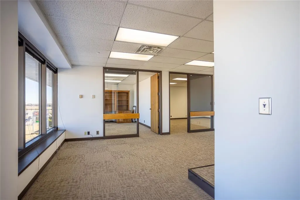 Photo 3 — 1100 E Main Street, Weatherford, OK 73096