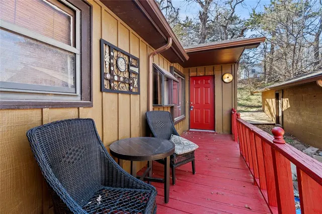 Photo 5 — 569 5th Street, Hinton, OK 73047
