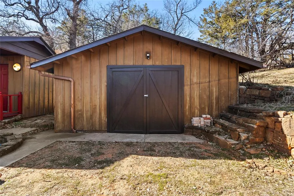 Photo 6 — 569 5th Street, Hinton, OK 73047