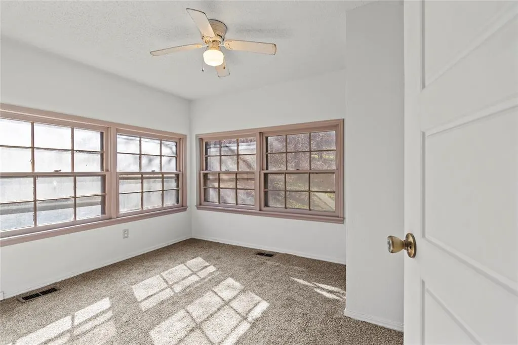 Photo 13 — 569 5th Street, Hinton, OK 73047
