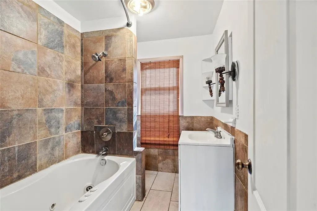 Photo 14 — 569 5th Street, Hinton, OK 73047