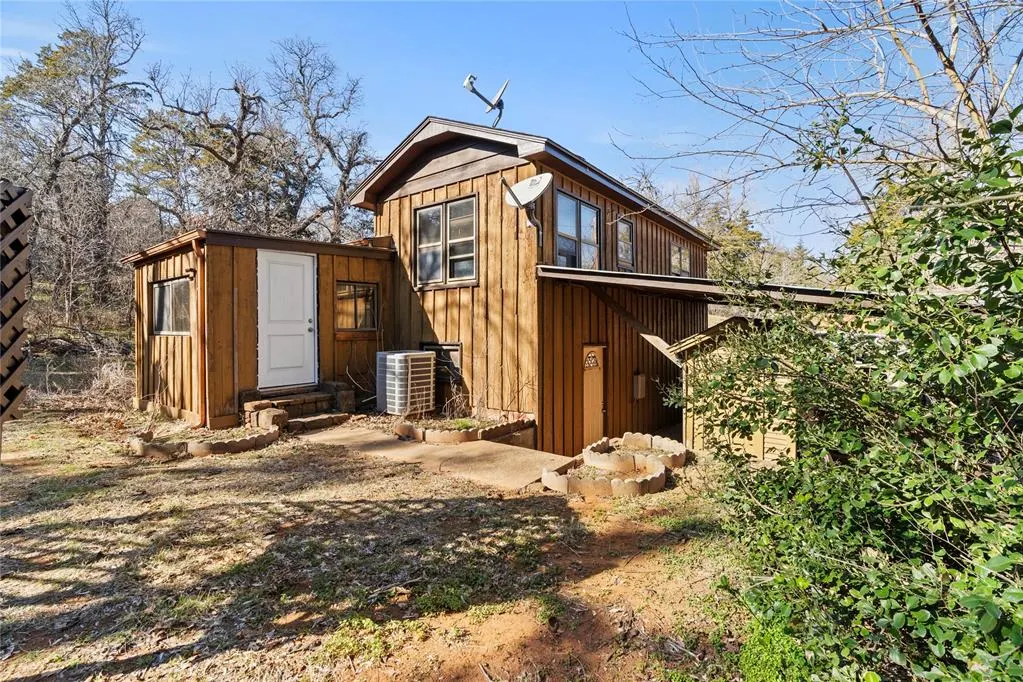 Photo 23 — 569 5th Street, Hinton, OK 73047