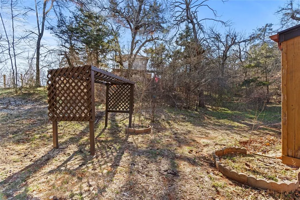 Photo 27 — 569 5th Street, Hinton, OK 73047