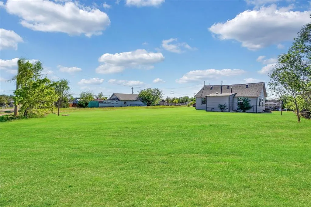 Photo 21 — 906 N Jackson Street, Altus, OK 73521