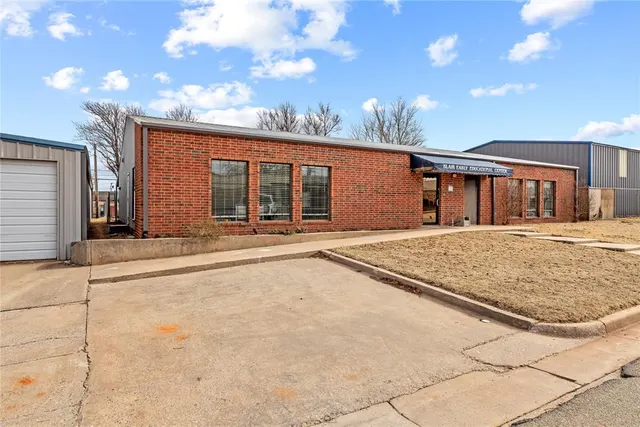 Photo 3 — 217 N 6th Street, Kingfisher, OK 73750