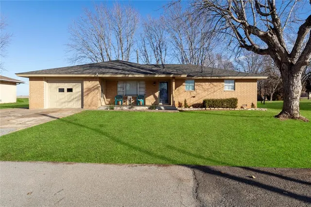 Front exterior — 406 N Reimer, Corn, OK 73024