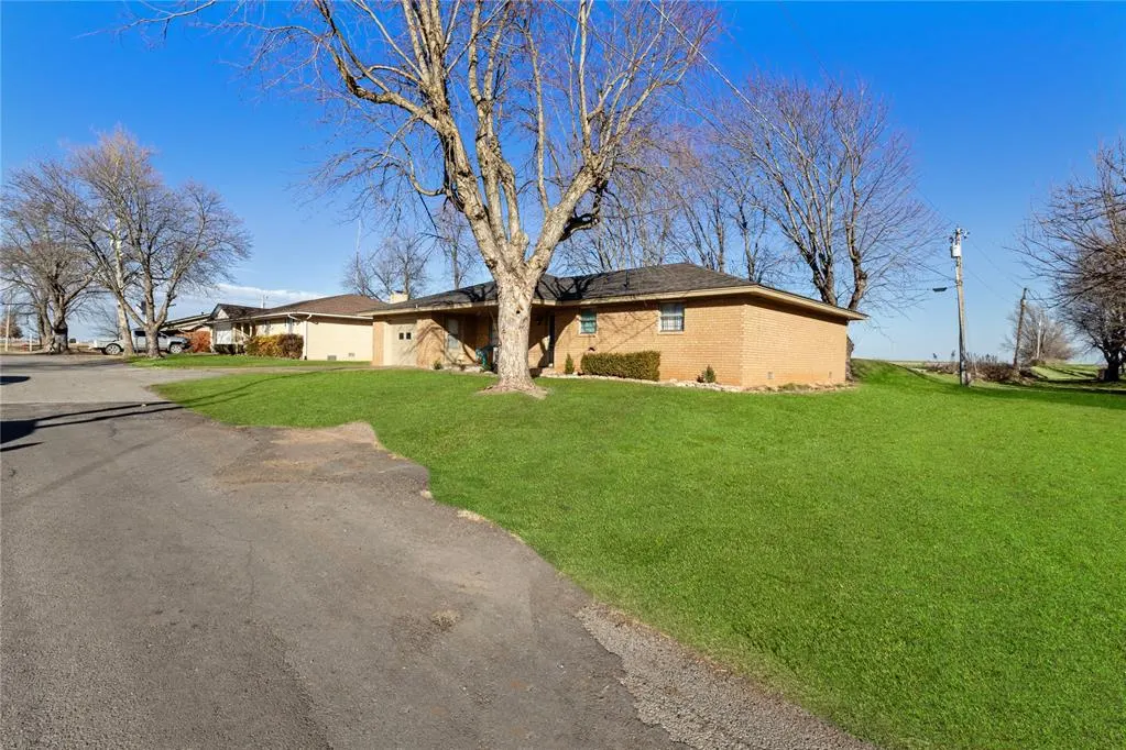 Photo 3 — 406 N Reimer, Corn, OK 73024