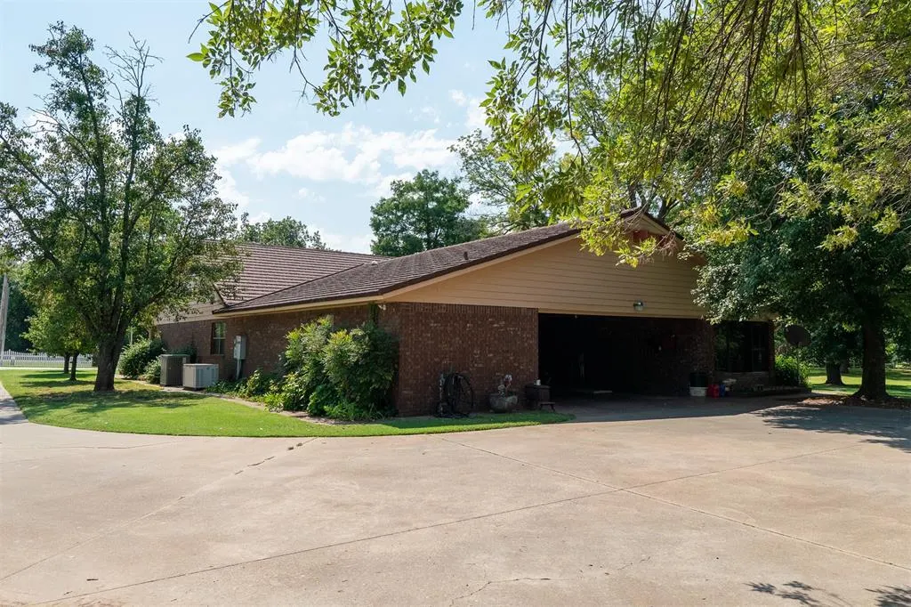 Photo 5 — 19286 S Indian Meridian Road, Pauls Valley, OK 73075