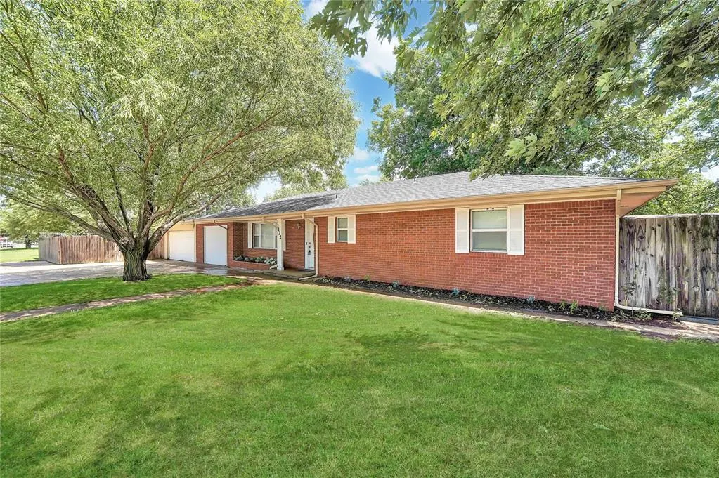 Photo 2 — 1122 W Ave C, Elk City, OK 73644