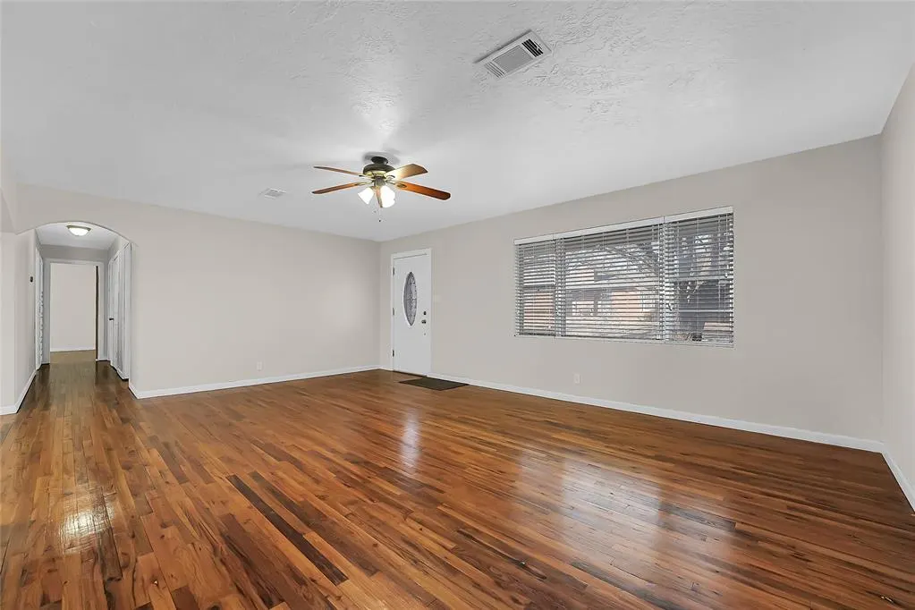 Photo 3 — 1122 W Ave C, Elk City, OK 73644