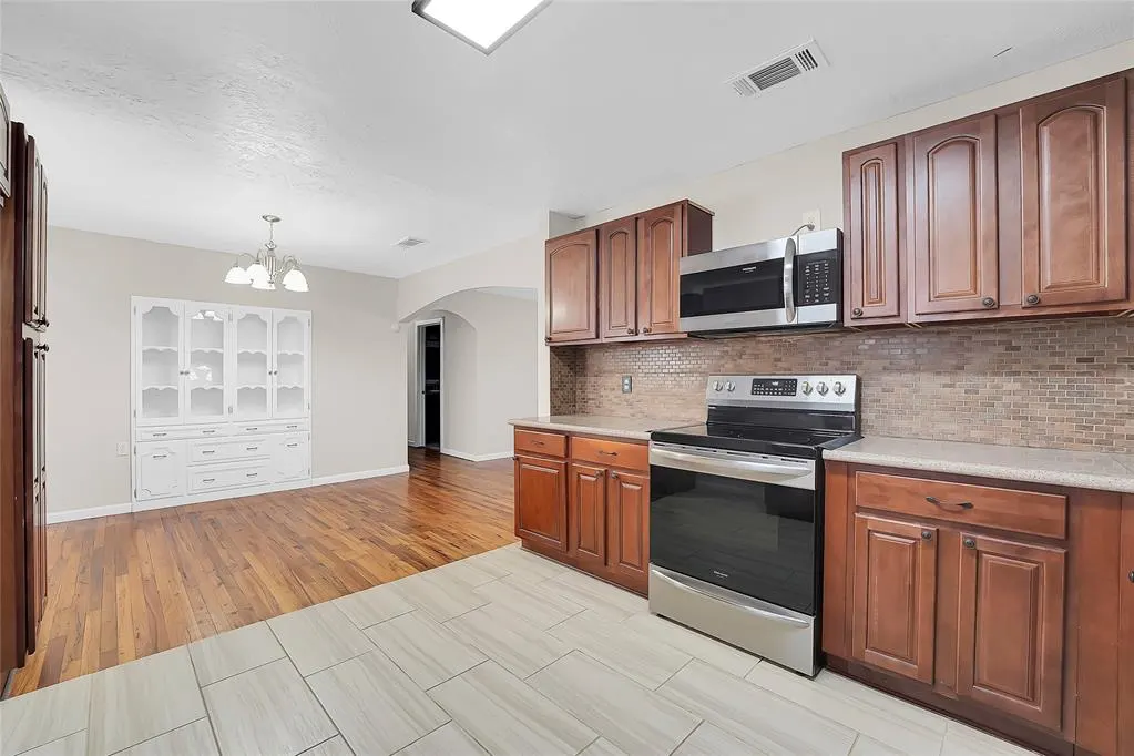 Photo 8 — 1122 W Ave C, Elk City, OK 73644