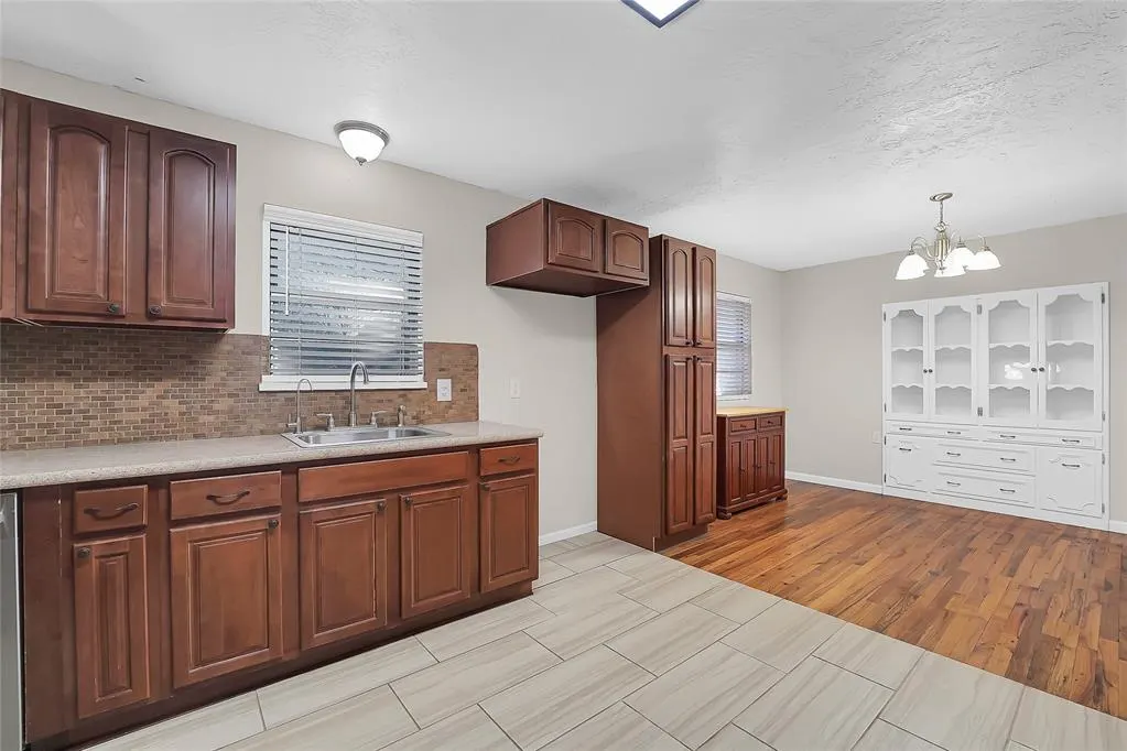 Photo 9 — 1122 W Ave C, Elk City, OK 73644