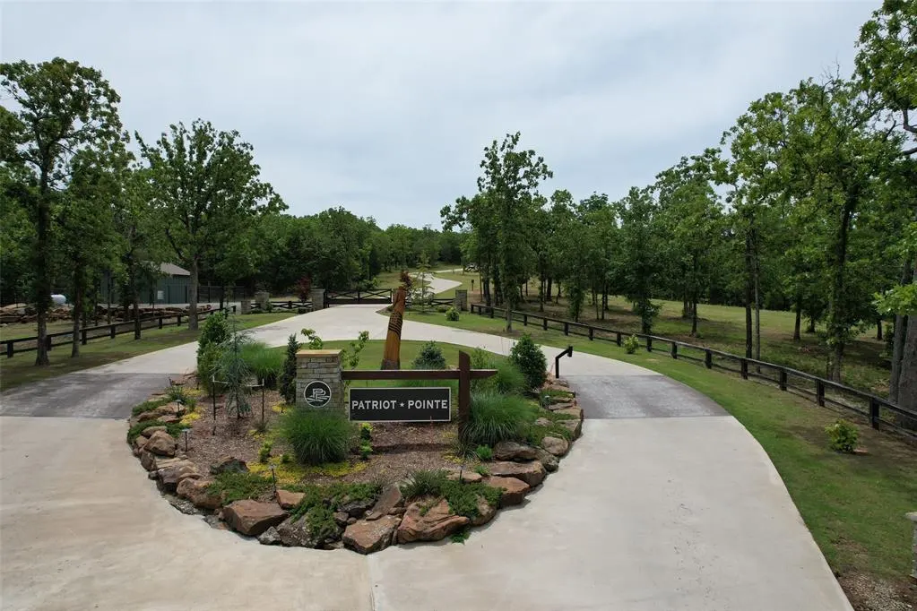 Front exterior — 142 Patriot Pointe, Eufaula, OK 74432