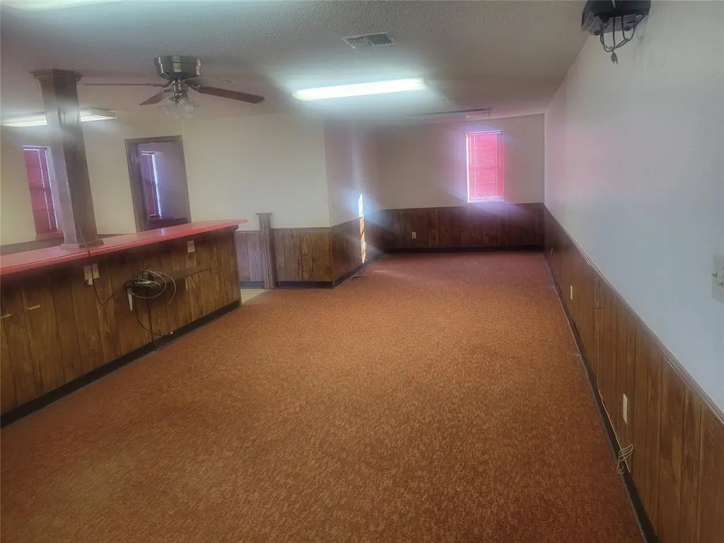 Photo 8 — 610 SE 4th Street, Lindsay, OK 73052