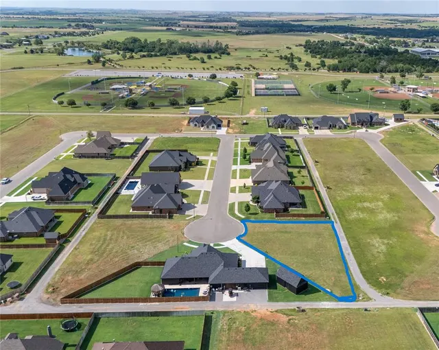 Photo 5 — 3500 Nicklaus Drive, Weatherford, OK 73096