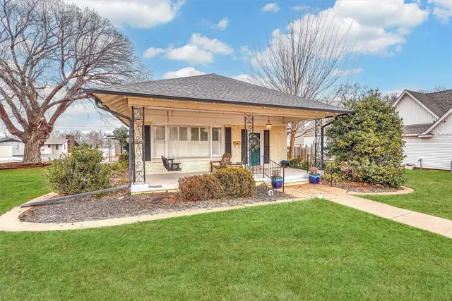 Photo 4 — 821 W Broadway Avenue, Elk City, OK 73644