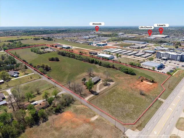Photo 3 — 201 S Monocoupe Lane, Mustang, OK 73064