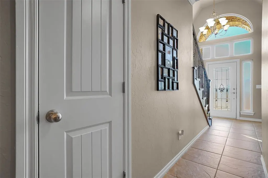 Photo 5 — 717 E 11th Street, Cordell, OK 73632