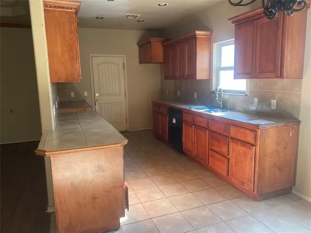 Photo 6 — 11213 Nile Avenue, Oklahoma City, OK 73114