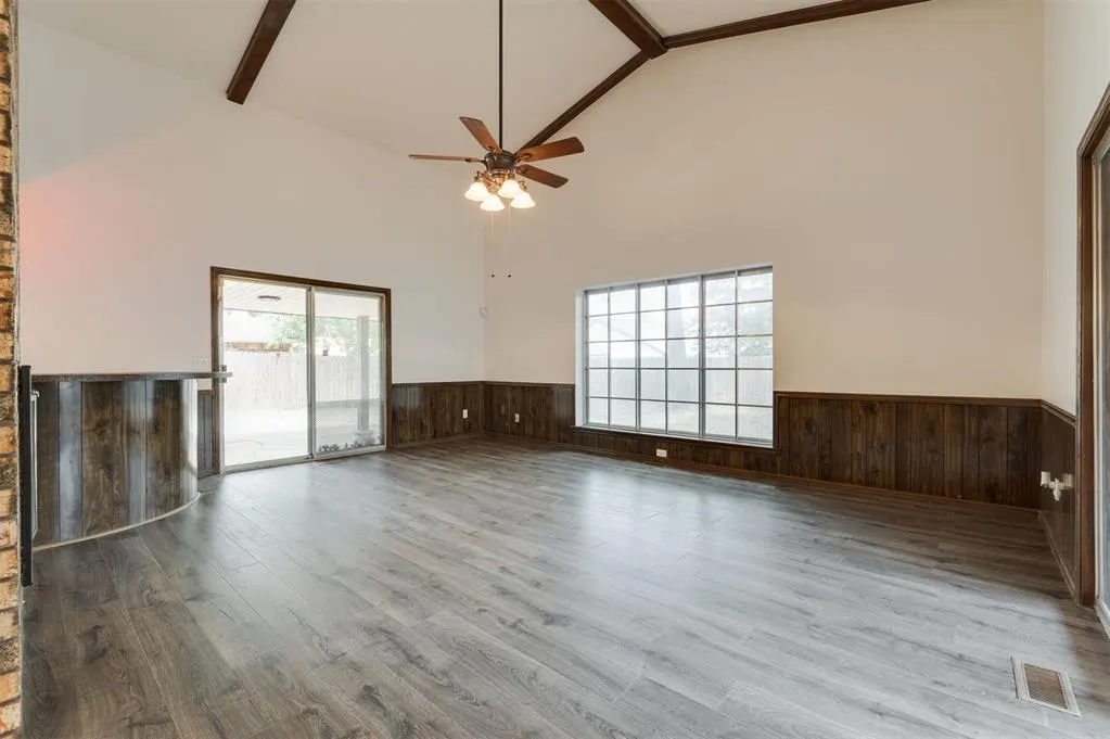 Photo 2 — 9718 Hummingbird Lane, Oklahoma City, OK 73162
