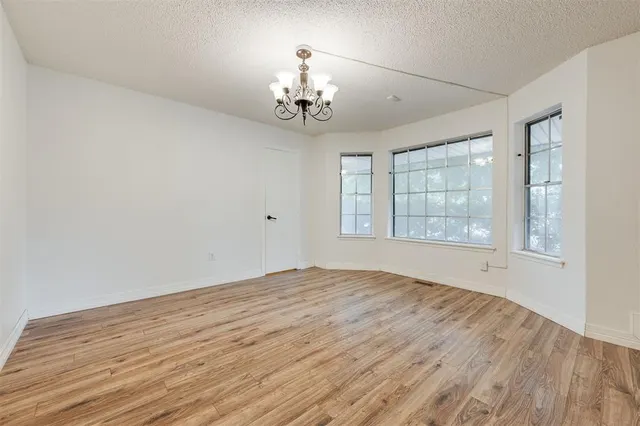 Photo 5 — 9718 Hummingbird Lane, Oklahoma City, OK 73162