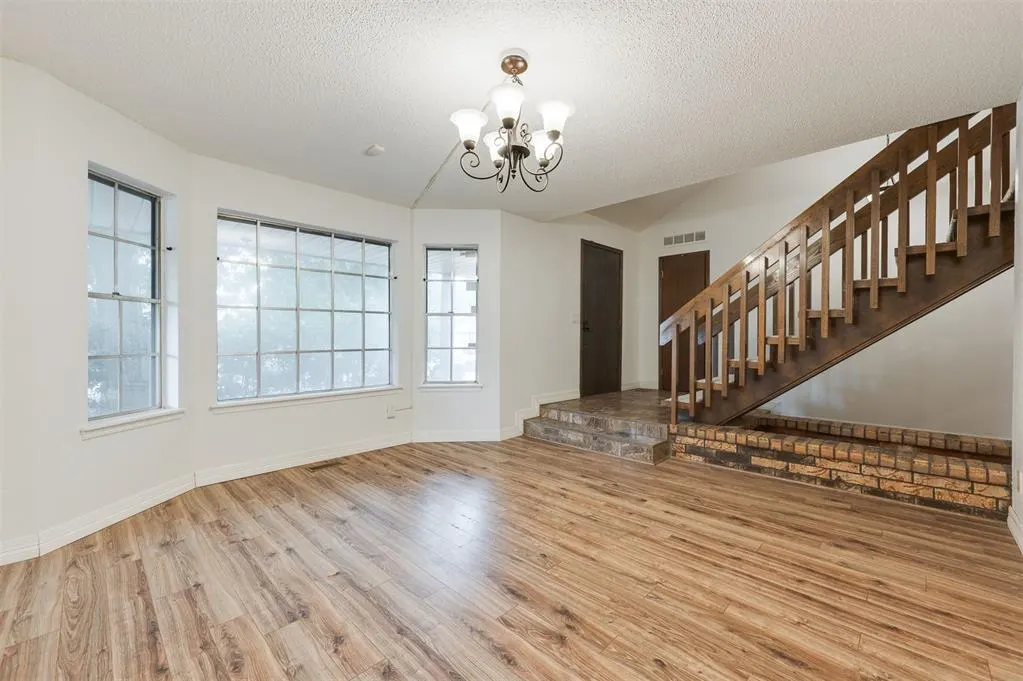 Photo 6 — 9718 Hummingbird Lane, Oklahoma City, OK 73162