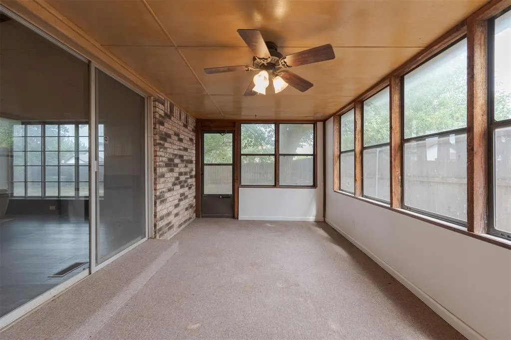 Photo 11 — 9718 Hummingbird Lane, Oklahoma City, OK 73162