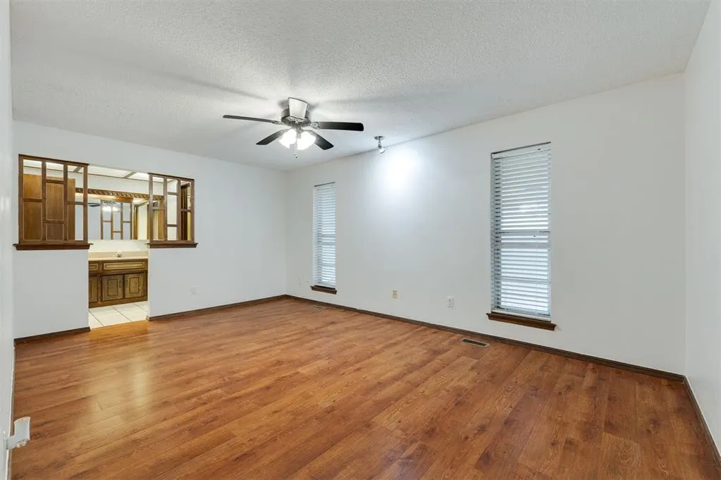 Photo 16 — 9718 Hummingbird Lane, Oklahoma City, OK 73162
