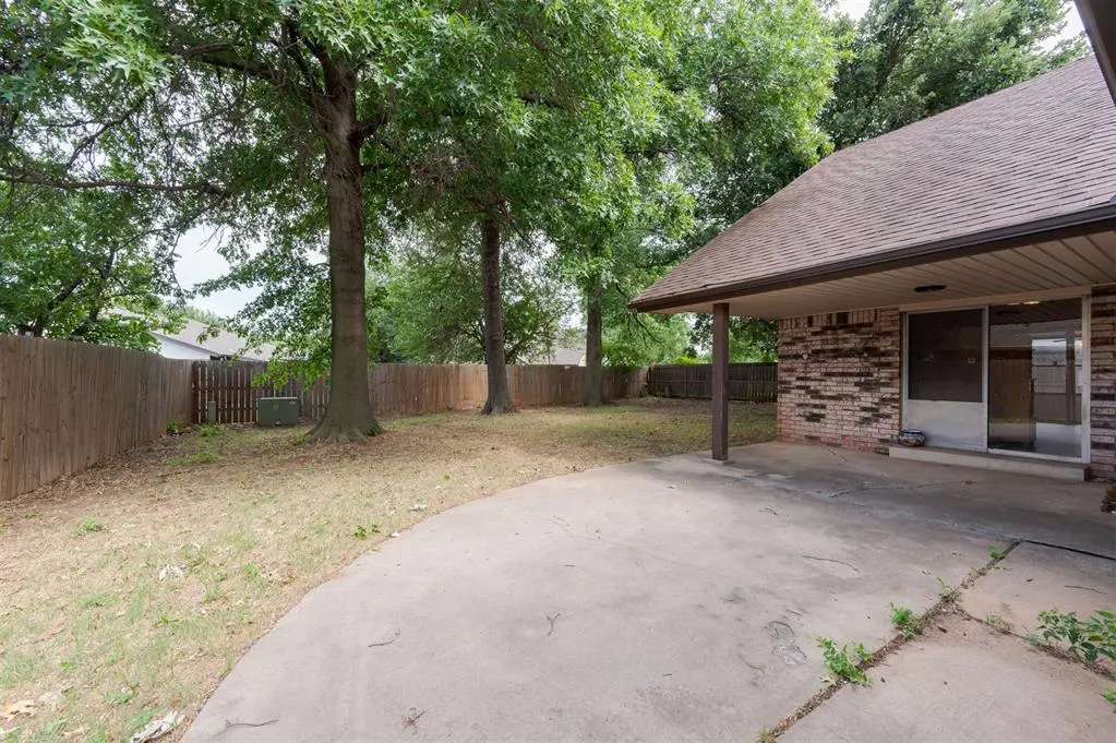 Photo 32 — 9718 Hummingbird Lane, Oklahoma City, OK 73162