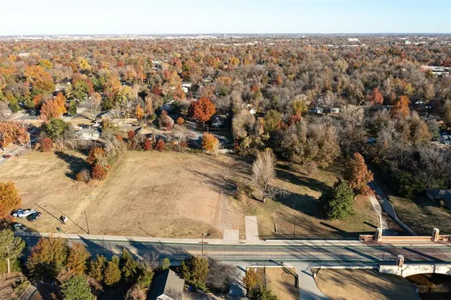 Photo 5 — 1031 W Lindsey Street, Norman, OK 73069