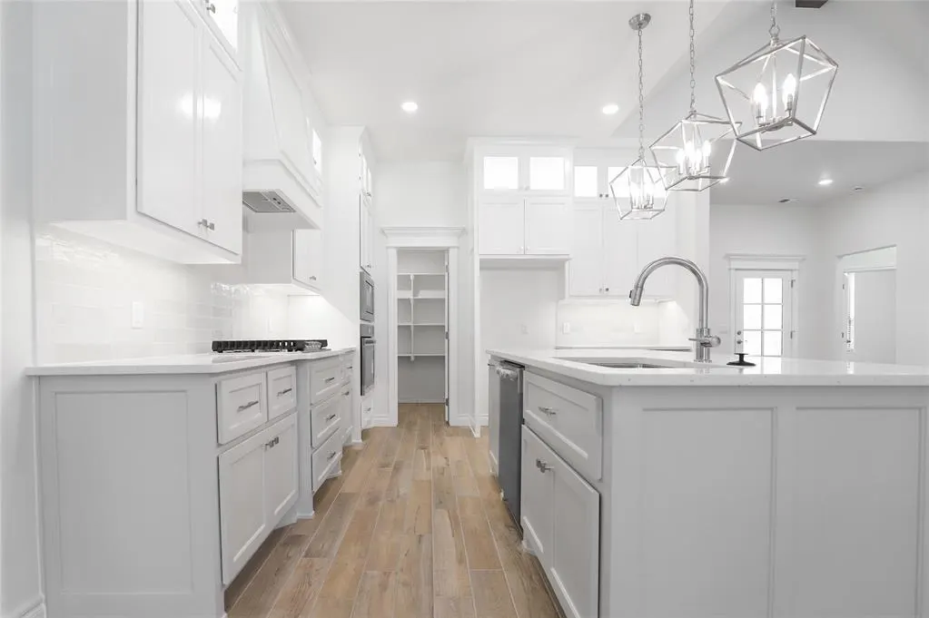 Photo 4 — 12601 Samara Drive, Moore, OK 73173