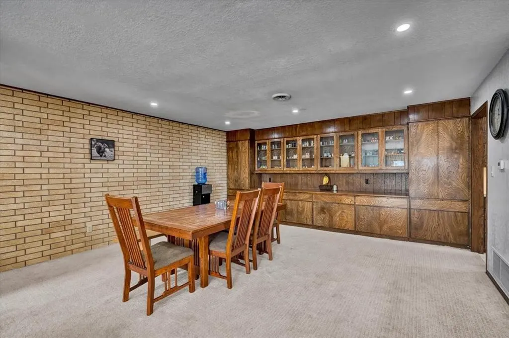 Photo 2 — 1519 Lexington Avenue, Clinton, OK 73601