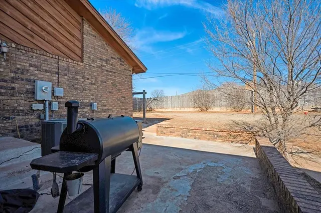 Photo 7 — 1519 Lexington Avenue, Clinton, OK 73601