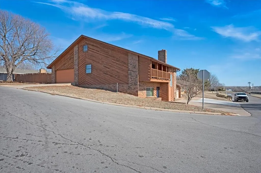 Photo 34 — 1519 Lexington Avenue, Clinton, OK 73601