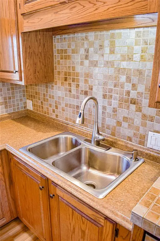 Photo 4 — 10718 N 1980 Road, Elk City, OK 73644