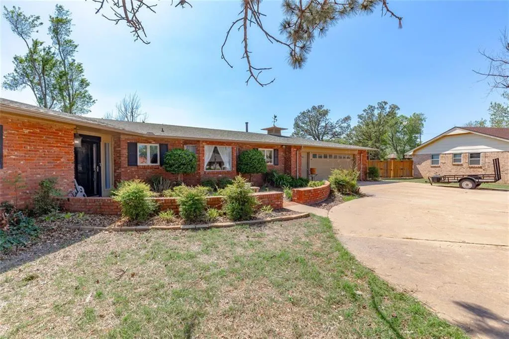 Photo 2 — 1314 S 10th Street, Kingfisher, OK 73750