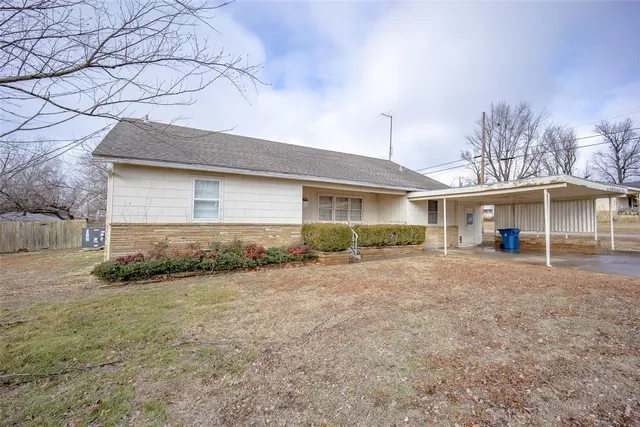 Front exterior — 421 N Creek Avenue, Drumright, OK 74030