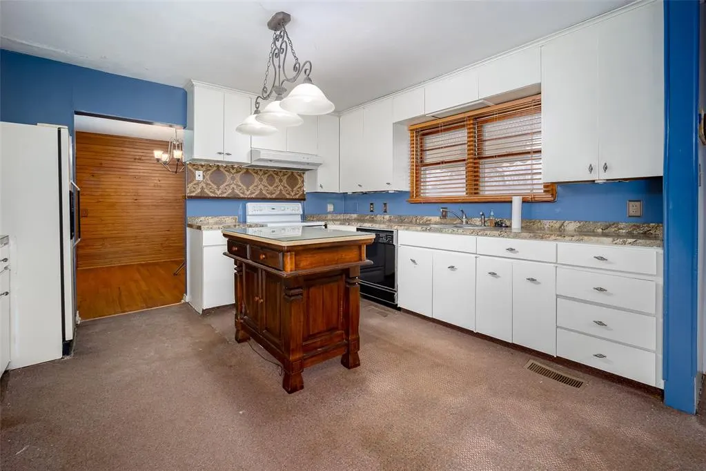 Photo 10 — 421 N Creek Avenue, Drumright, OK 74030