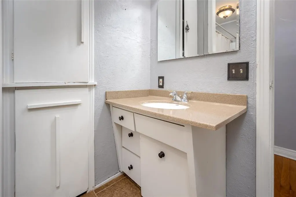 Photo 15 — 421 N Creek Avenue, Drumright, OK 74030