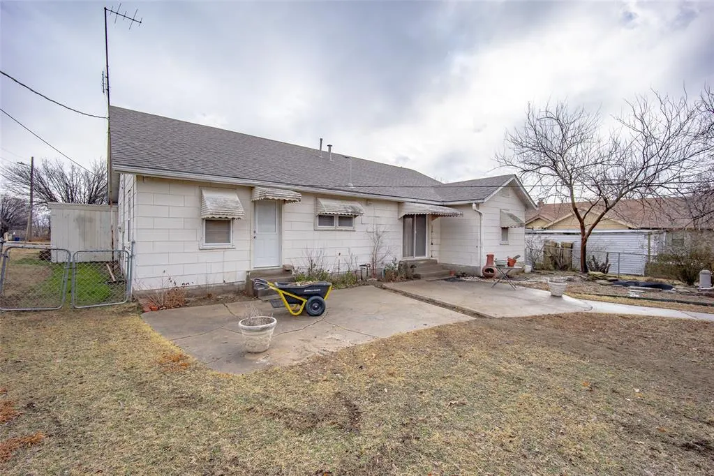 Photo 30 — 421 N Creek Avenue, Drumright, OK 74030