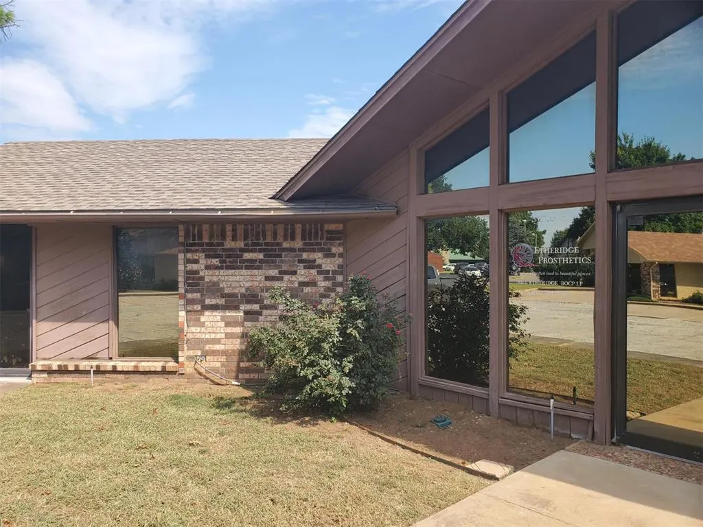 Photo 9 — 2202 Westpark Drive, Norman, OK 73069