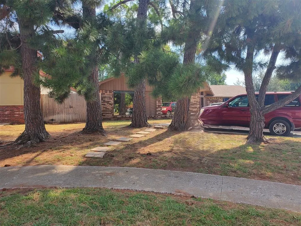 Photo 10 — 2202 Westpark Drive, Norman, OK 73069
