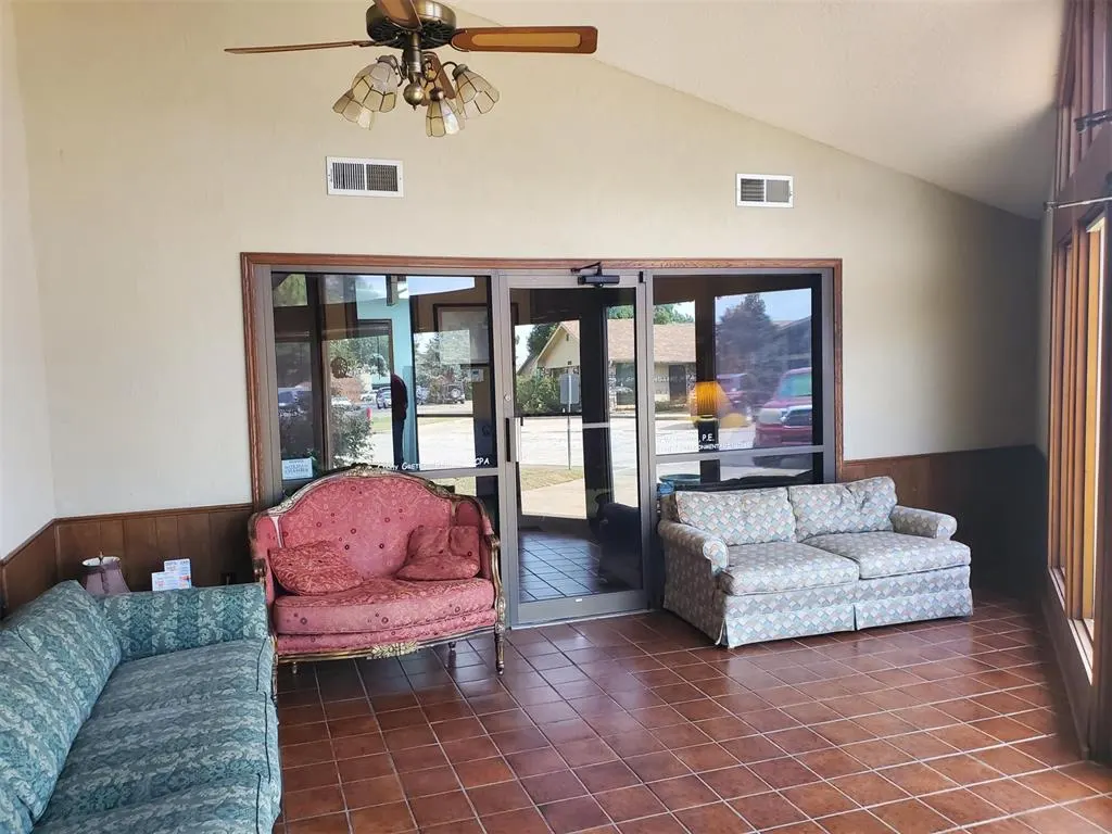 Photo 13 — 2202 Westpark Drive, Norman, OK 73069