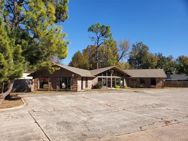 Photo 4 — 2202 Westpark Drive, Norman, OK 73069