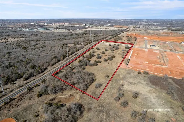 Front exterior — 000 0000 Boulevard, Edmond, OK 73034