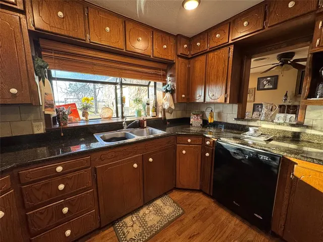 Photo 3 — 1932 E 2050 Road, Hugo, OK 74743
