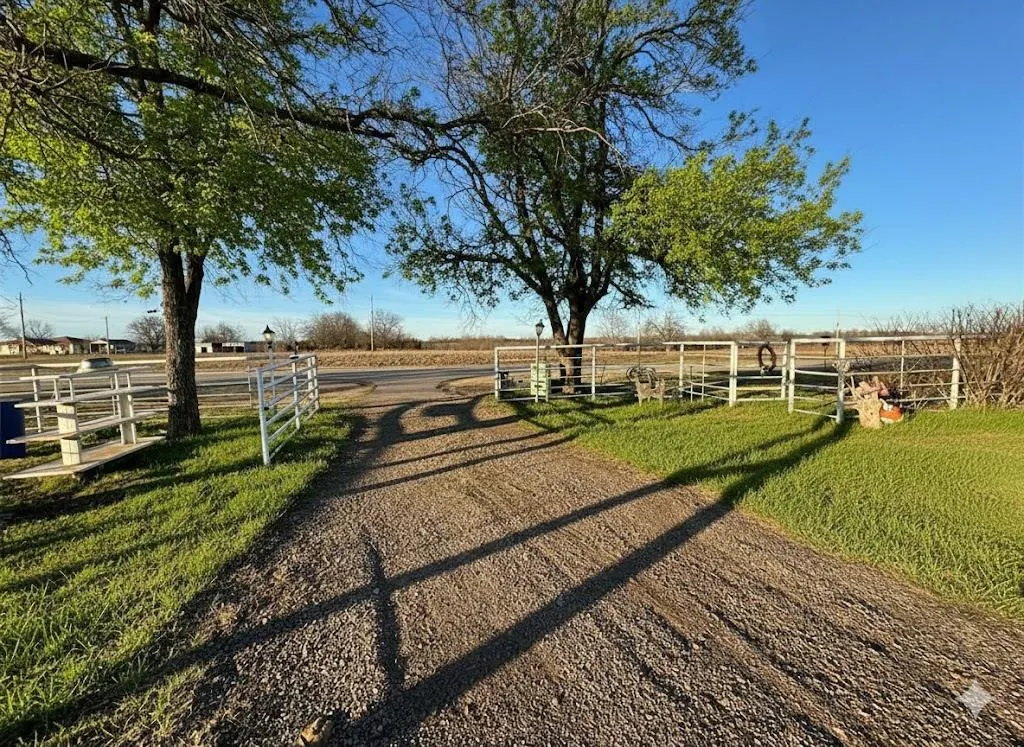 Photo 30 — 1932 E 2050 Road, Hugo, OK 74743