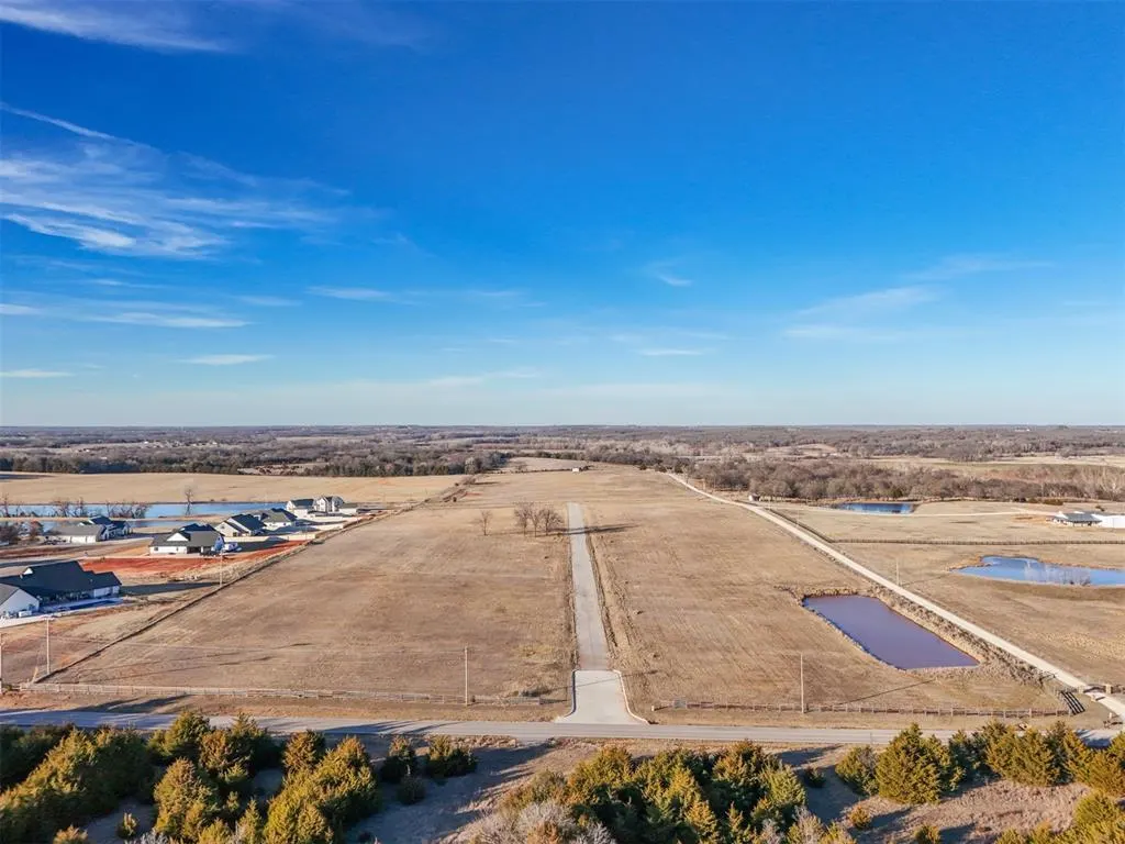 Front exterior — 18 Stone River Ranch Drive, Shawnee, OK 74804
