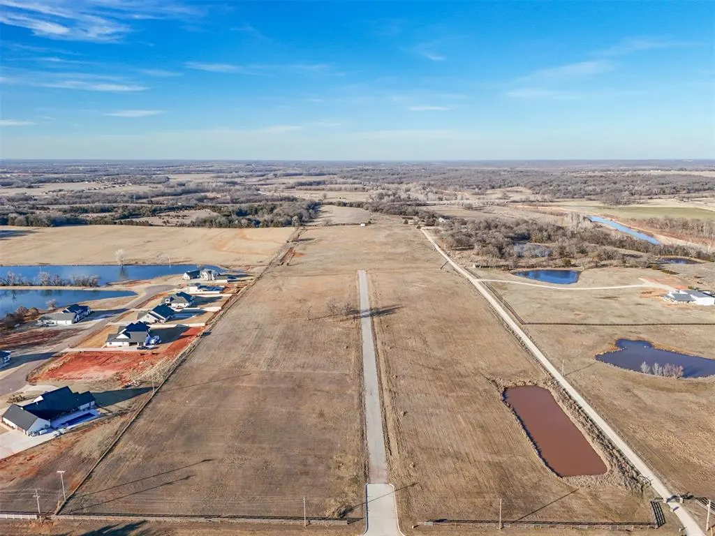 Photo 2 — 17 Stone River Ranch Drive, Shawnee, OK 74804